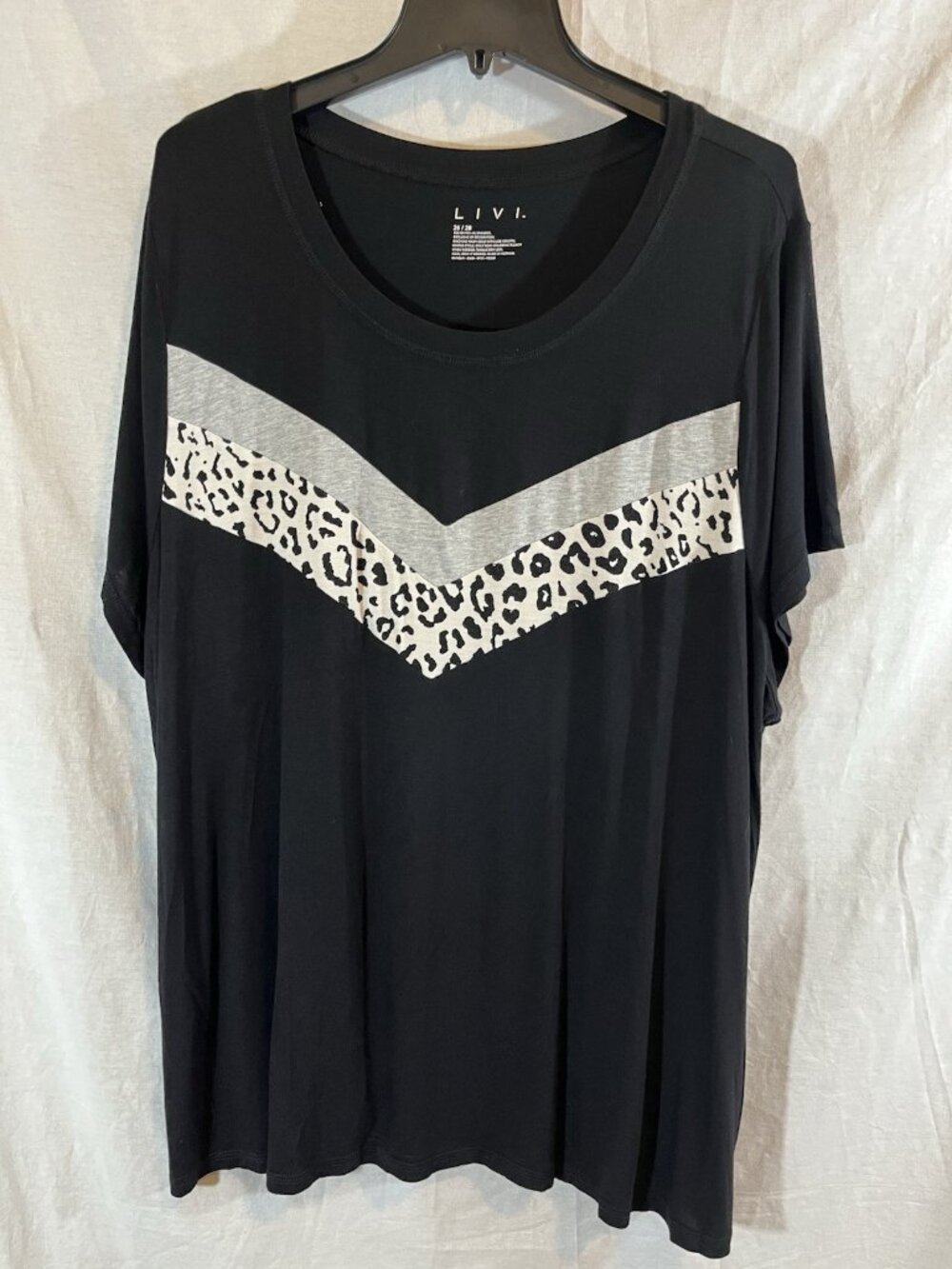 LIVI Women’s 4X (26/28) Black & White Animal Print Rayon Blend Blouse
